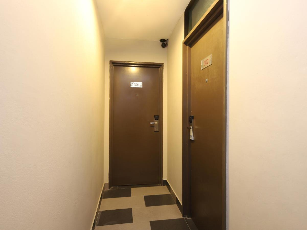 Oyo910山峰公寓 古晋 外观 照片
